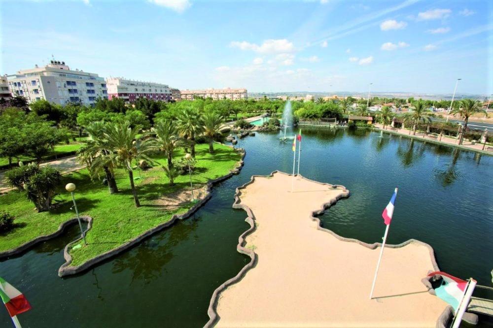 Apartment With Pool, Sea Views & Balcony Less Than 10Min Walk To La Mata Beach! Torrevieja Bagian luar foto
